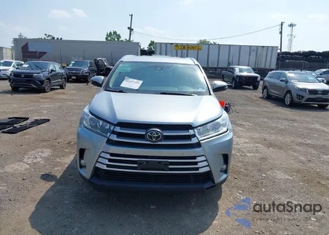 2018 Toyota Highlander Xle из США, поврежденный, VIN 5TDJZRFHXJS822640